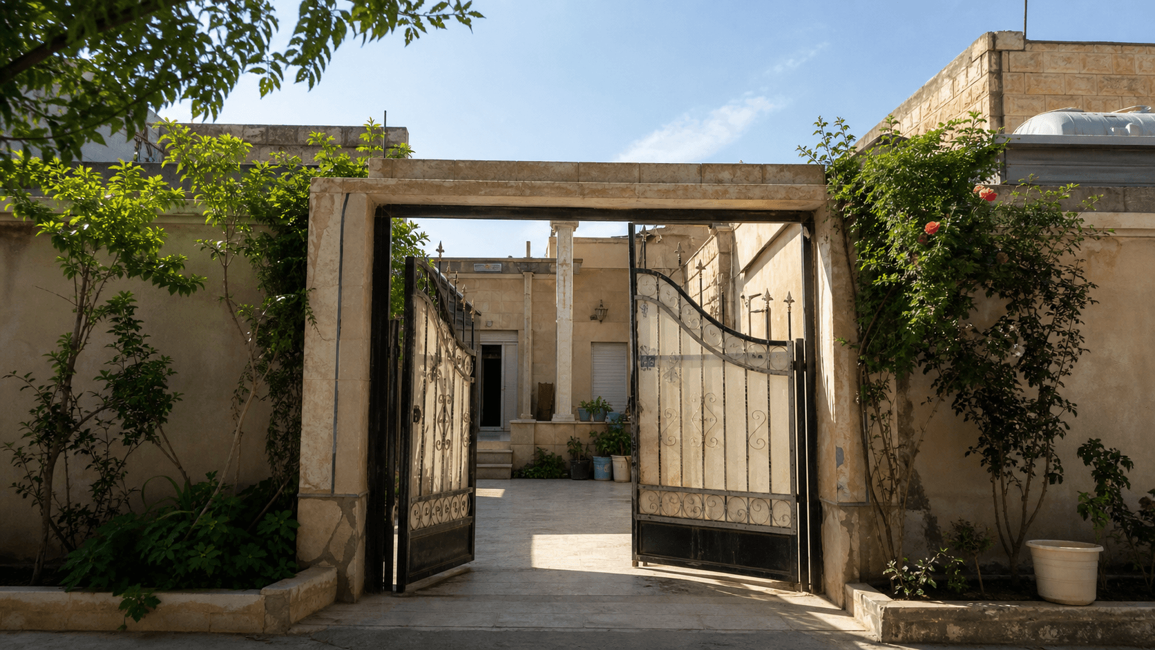 بيت عربي للبيع في الهلالية
